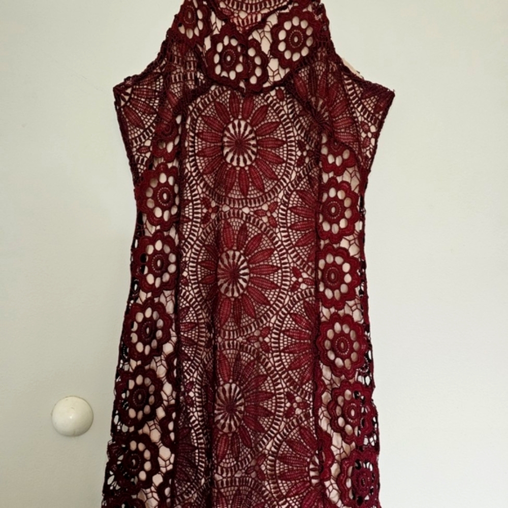 Francesca's Burgundy Lace Halter Dress w/ Tan Lining Women's Sz M
